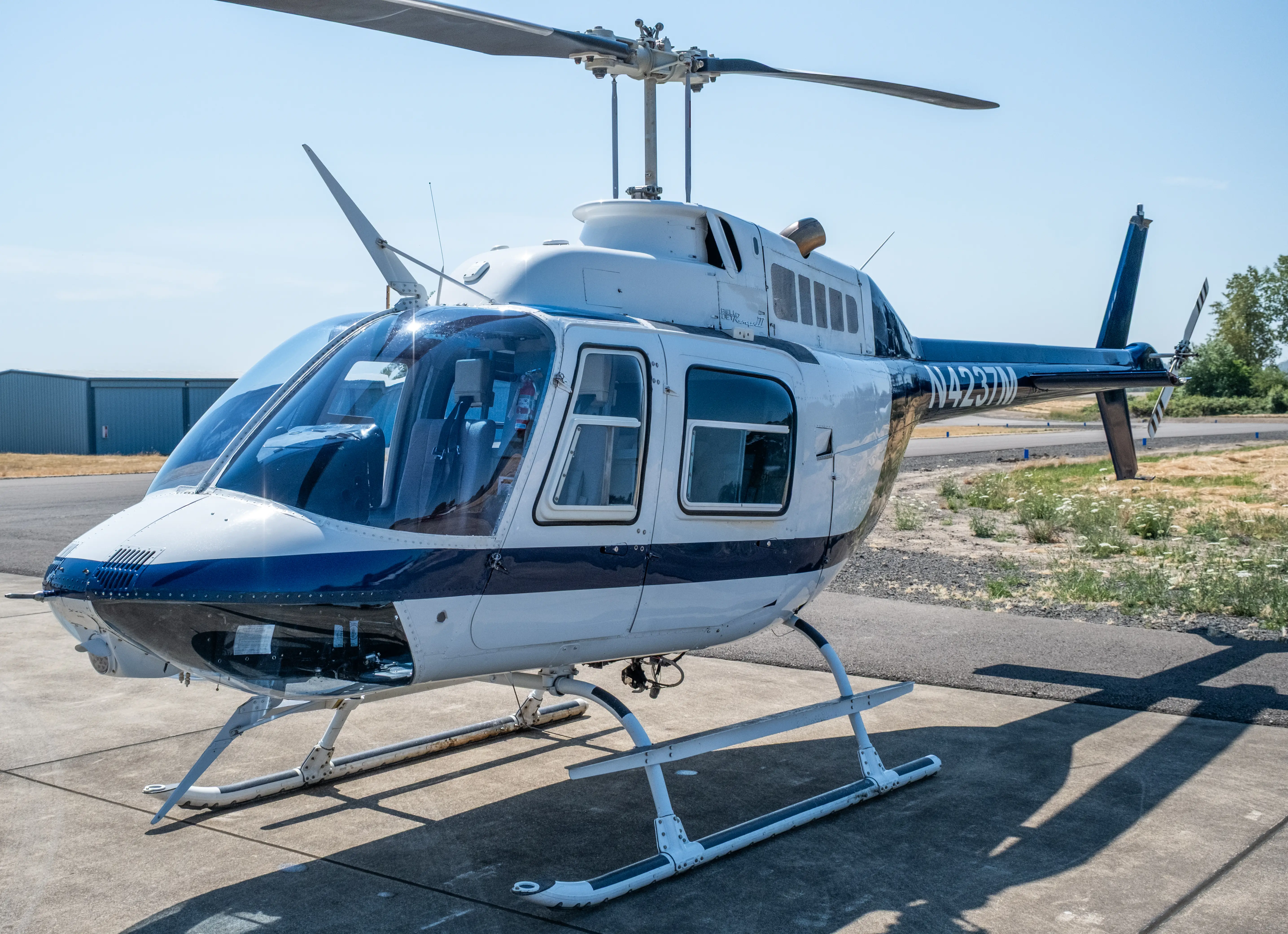 Bell 206B JetRanger N4237M
